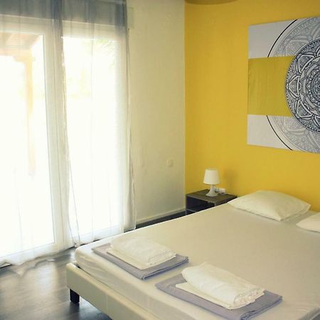 Nei Epivates Rental Rooms 50M From The Beach Neoi Epivatai Bagian luar foto