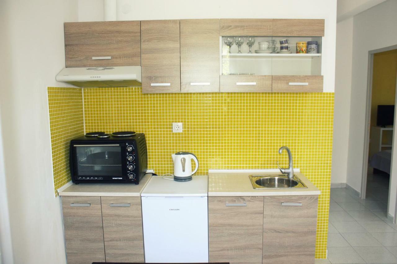 Nei Epivates Rental Rooms 50M From The Beach Neoi Epivatai Bagian luar foto